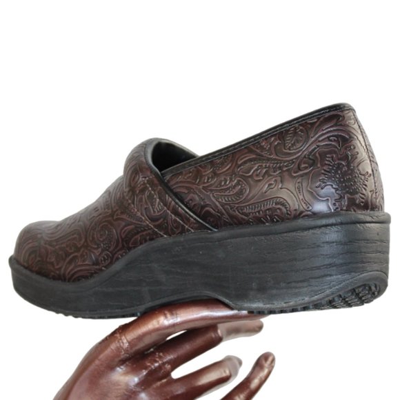 Safe T Step Comfort Clog Gretchen Paisley Swirl Embossed Non-Marking Sole - Picture 3 of 7